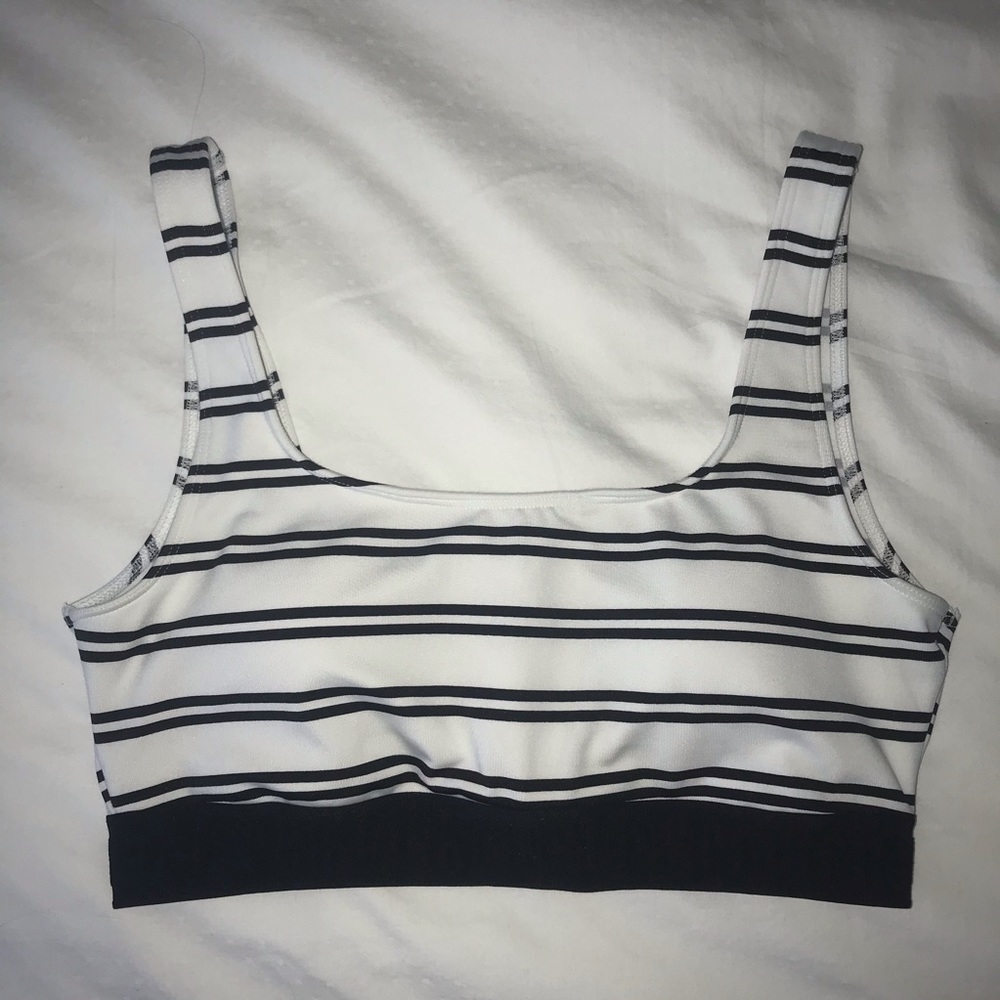 Victoria’s Secret PINK Ultimate Sports Bra